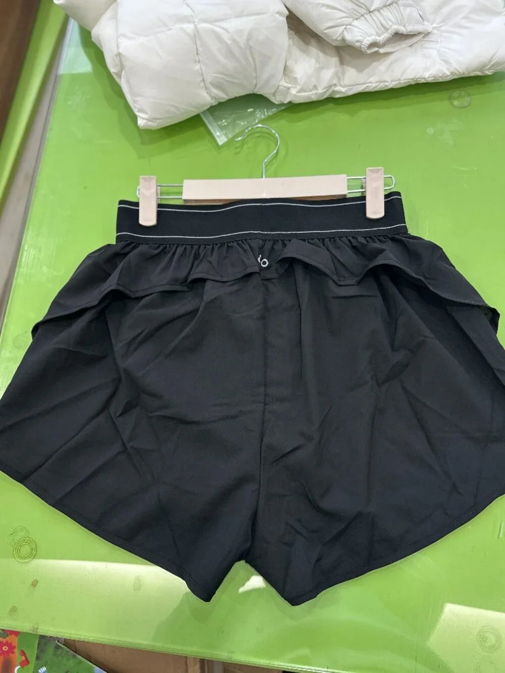 Women's Alo Shorts — Black, Size M - Picture 4 of 5